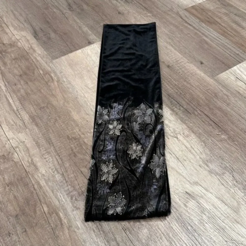 Stunning Vintage Black Velvet Embossed Scarf‎ Floral Fairy  Fairycore Whimsigoth